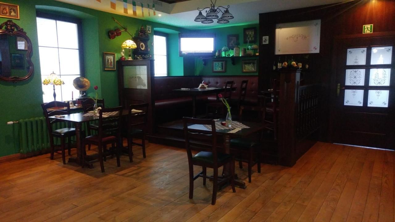 Проживание в семье Shoemaker Irish Pub & Accommodation Кельце-42